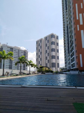 Comfortable18 3R2B 7pax Meritus Perai